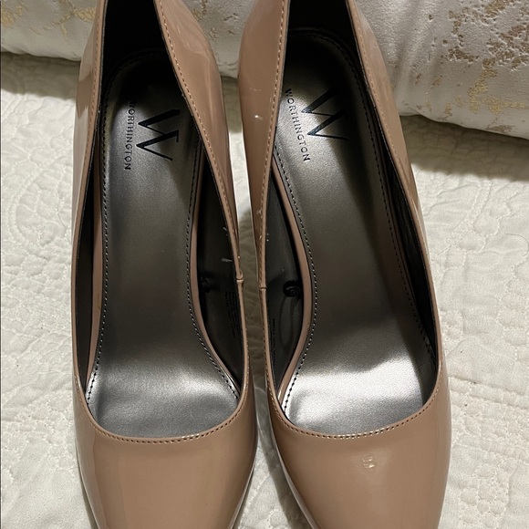 Worthington Light Tan Patent Heels - Picture 6 of 7